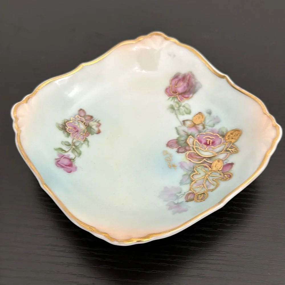 d’art 6913 Japan Porcelain Raised Gold Accent Floral Square Candy Trinket Bowl